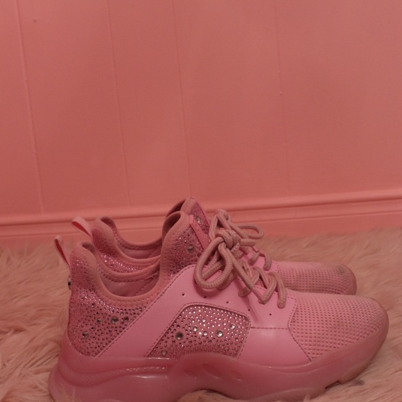 BOGO Steve Madden Maxima Sneakers - Picture 5 of 7